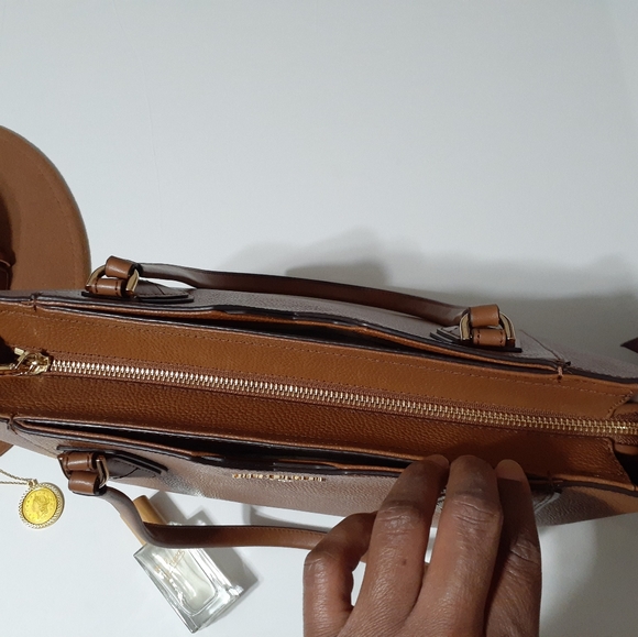 💎NWT Michael Kors Mae Luggage/Cognac Leather Medium Tote - Picture 3 of 16